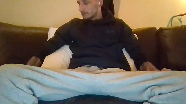 feetlovrr94 online show from May 17, 2026, 12:41 am