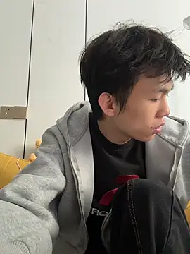 zzzzppp3 online show from May 9, 2026, 2:17 am