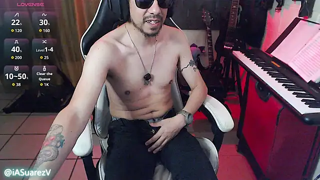 IASuarezV online show from July 7, 2026, 3:42 am