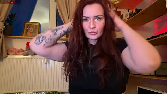 AurikTrix online show from March 25, 2026, 2:12 pm