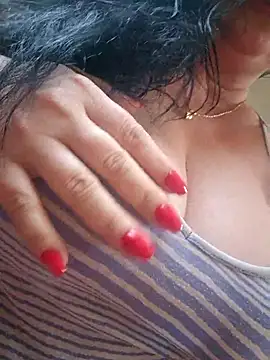 angelicalov online show from April 3, 2026, 3:32 pm