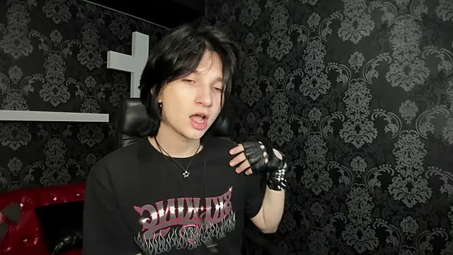 Snapshot of AdonBev chatting on May 7, 2026, 5:35 am AdonBev online show from May 7, 2026, 5:35 am