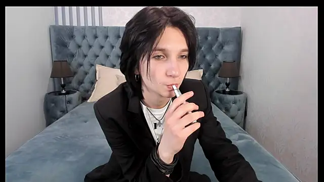 Snapshot of AdonBev chatting on May 20, 2026, 7:25 am AdonBev online show from May 20, 2026, 7:25 am