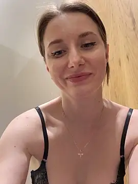 Snapshot of FReyja_44 chatting on April 3, 2026, 10:57 am FReyja 44 online show from April 3, 2026, 10:57 am