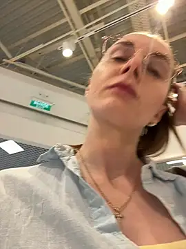 FReyja 44 online show from June 16, 2026, 9:56 am