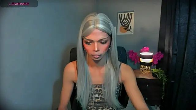 Snapshot of xEllaineCumsLotx chatting on March 25, 2026, 11:33 pm xEllaineCumsLotx online show from March 25, 2026, 11:33 pm