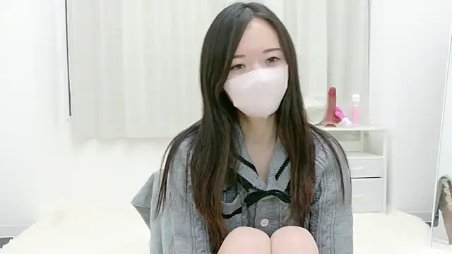 shinochan   online show from April 3, 2026, 1:42 pm