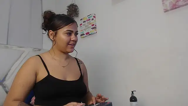 AlannaHarper online show from June 25, 2026, 2:43 pm