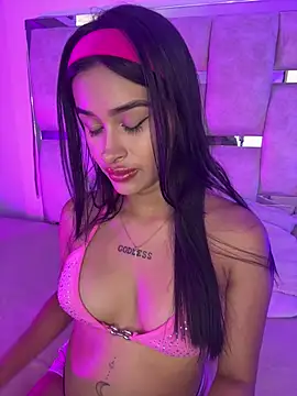 Snapshot of Lizzy_Bonnie chatting on May 17, 2026, 6:59 pm Lizzy Bonnie online show from May 17, 2026, 6:59 pm