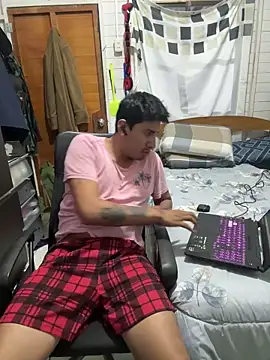 Adanxho online show from May 24, 2026, 1:43 am