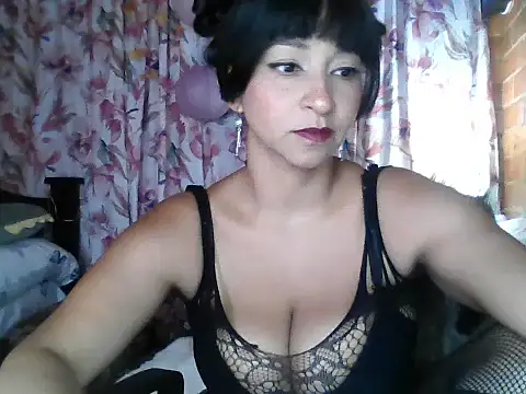 Snapshot of SusanCortez_ chatting on May 19, 2026, 3:29 pm SusanCortez online show from May 19, 2026, 3:29 pm