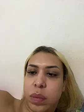 marcellyfiori online show from March 25, 2026, 9:32 pm
