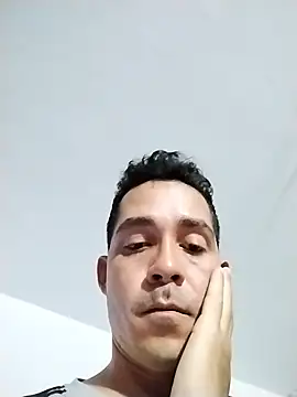 Gabriel leon33 online show from March 29, 2026, 11:05 pm