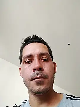 Gabriel leon33 online show from May 1, 2026, 8:35 pm