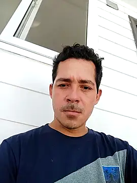 Gabriel leon33 online show from May 10, 2026, 8:03 pm