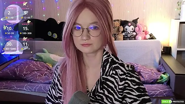 JulietFisher online show from April 13, 2026, 4:29 am