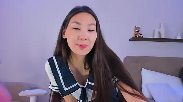 LexieLee online show from May 4, 2026, 10:11 am