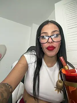 Snapshot of Valerie-S chatting on June 11, 2026, 2:59 pm Valerie-S online show from June 11, 2026, 2:59 pm