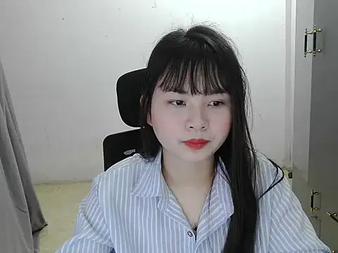 Poppy8386 online show from April 2, 2026, 5:49 am