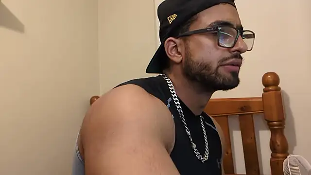 Snapshot of robin103666 chatting on April 1, 2026, 1:41 pm robin103666 online show from April 1, 2026, 1:41 pm