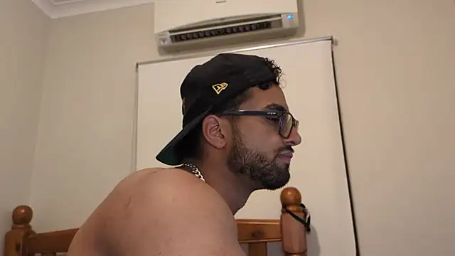 Snapshot of robin103666 chatting on April 4, 2026, 2:47 pm robin103666 online show from April 4, 2026, 2:47 pm