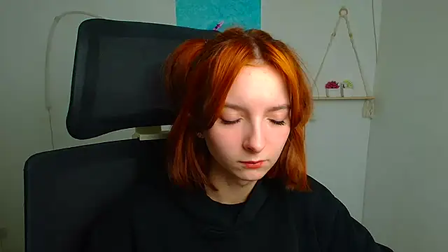 Snapshot of Butterfly_Milly chatting on April 15, 2026, 11:39 am Butterfly Milly online show from April 15, 2026, 11:39 am