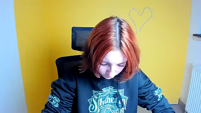 Snapshot of Butterfly_Milly chatting on April 29, 2026, 5:44 am Butterfly Milly online show from April 29, 2026, 5:44 am