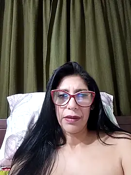 Snapshot of SamanthaRosse01_ chatting on April 24, 2026, 3:09 am SamanthaRosse01 online show from April 24, 2026, 3:09 am