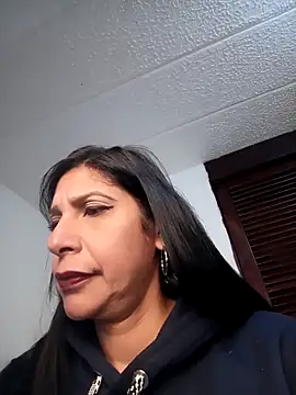 Snapshot of SamanthaRosse01_ chatting on May 8, 2026, 4:45 pm SamanthaRosse01 online show from May 8, 2026, 4:45 pm