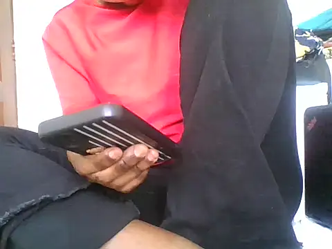 Snapshot of Thandie40 chatting on March 30, 2026, 5:30 am Thandie40 online show from March 30, 2026, 5:30 am