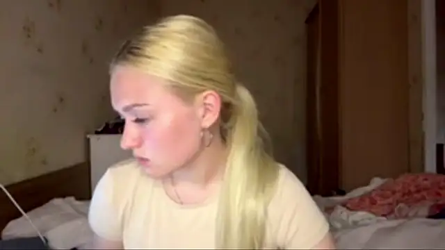 Sophia Blonde online show from May 19, 2026, 3:40 pm