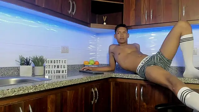 LexSin17 online show from May 17, 2026, 7:32 pm
