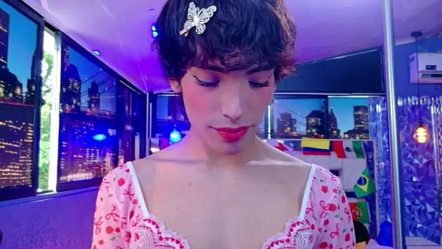 IsaacNovaa online show from June 25, 2026, 8:57 pm