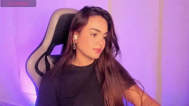 Snapshot of alana_dantes_ chatting on July 1, 2026, 7:35 pm alana dantes online show from July 1, 2026, 7:35 pm
