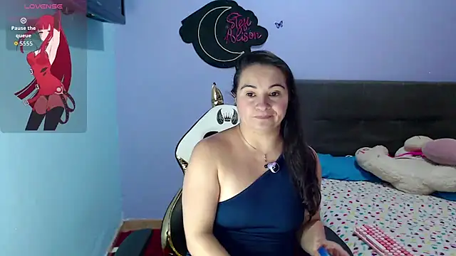 kyra sol online show from April 1, 2026, 1:50 am