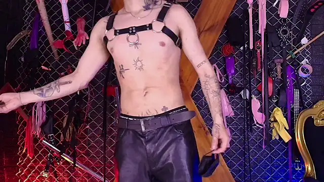 Chuky BDSM  online show from April 7, 2026, 7:14 pm