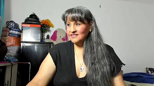 Merlyna Goldenss online show from May 6, 2026, 5:57 am