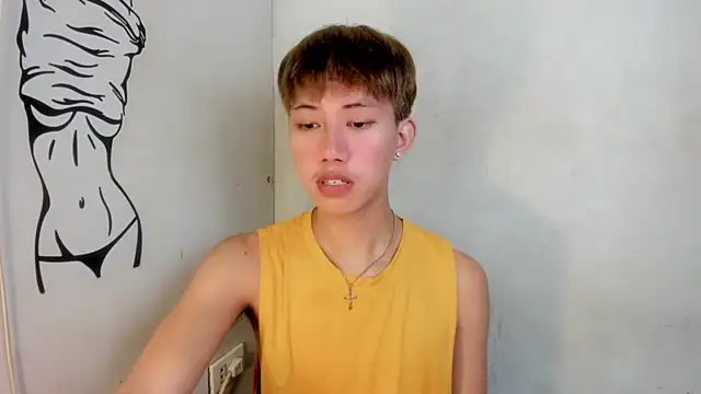 Snapshot of luxurioux_blake chatting on May 2, 2026, 4:34 pm luxurioux blake online show from May 2, 2026, 4:34 pm