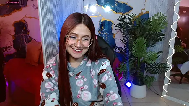 Tiiana tay online show from May 3, 2026, 3:12 am