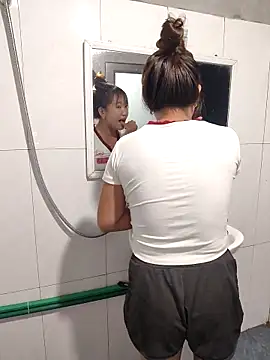 Snapshot of xinhxinh-cute chatting on April 14, 2026, 2:23 pm xinhxinh-cute online show from April 14, 2026, 2:23 pm