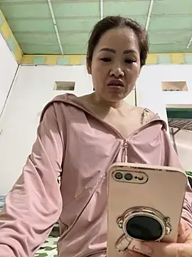 Lisa-07 online show from April 13, 2026, 3:56 am