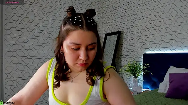 Maya Raay online show from April 19, 2026, 1:05 am