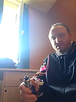 Snapshot of Ylidd chatting on March 26, 2026, 1:28 pm Ylidd online show from March 26, 2026, 1:28 pm