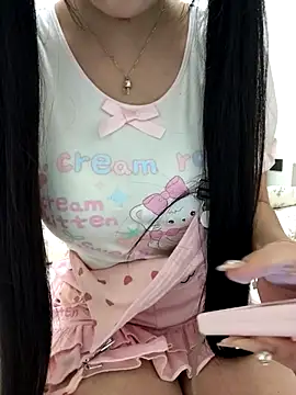 Snapshot of lala4125 chatting on April 12, 2026, 2:00 pm lala4125 online show from April 12, 2026, 2:00 pm