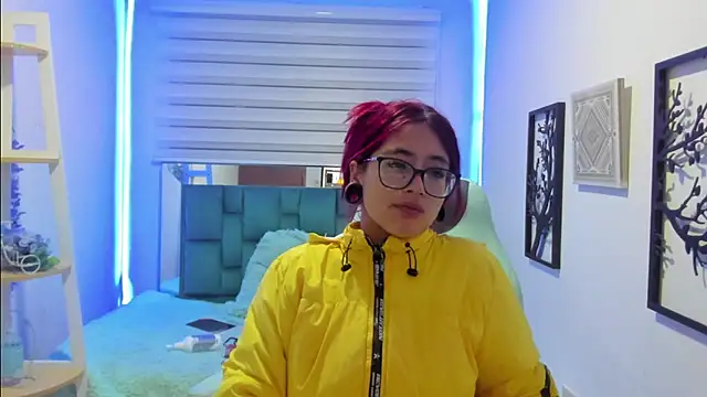 Sara Red X online show from July 3, 2026, 4:19 am