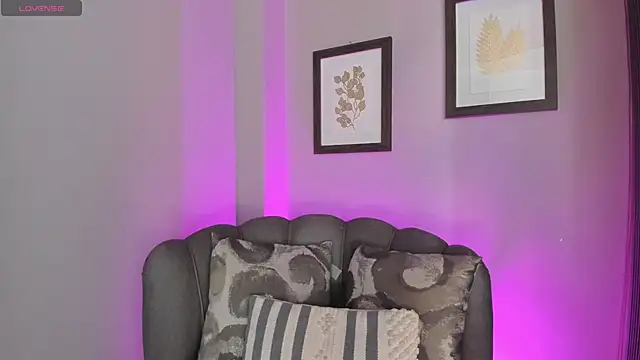 Snapshot of Jostyn_rous chatting on June 25, 2026, 12:31 pm Jostyn rous online show from June 25, 2026, 12:31 pm