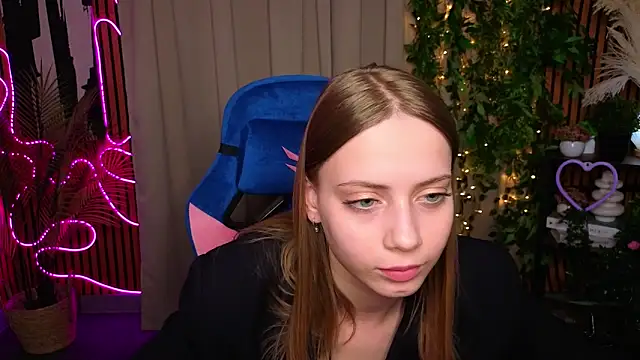 Snapshot of HelenHale chatting on March 27, 2026, 12:38 pm HelenHale online show from March 27, 2026, 12:38 pm