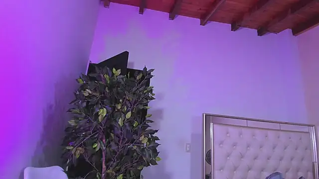 Snapshot of Miss_KhalifaDoll chatting on March 31, 2026, 3:41 am Miss KhalifaDoll online show from March 31, 2026, 3:41 am