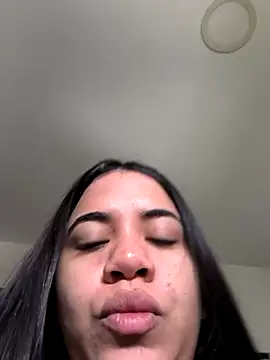Annarhode online show from April 11, 2026, 5:28 pm