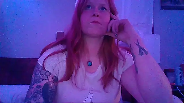RedVelvetVixen online show from April 14, 2026, 2:06 am